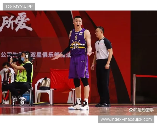 青岛队青年军杨瀚森韦瑟斯庞组合发力 主场胜率超八成成黑马