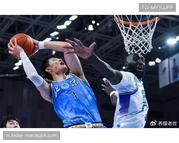 北京首钢园郑茗15分6篮板表现稳健 球队攻防两端压制对手